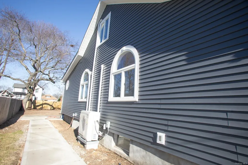 13 Hemlock Street Islip NY 11751
