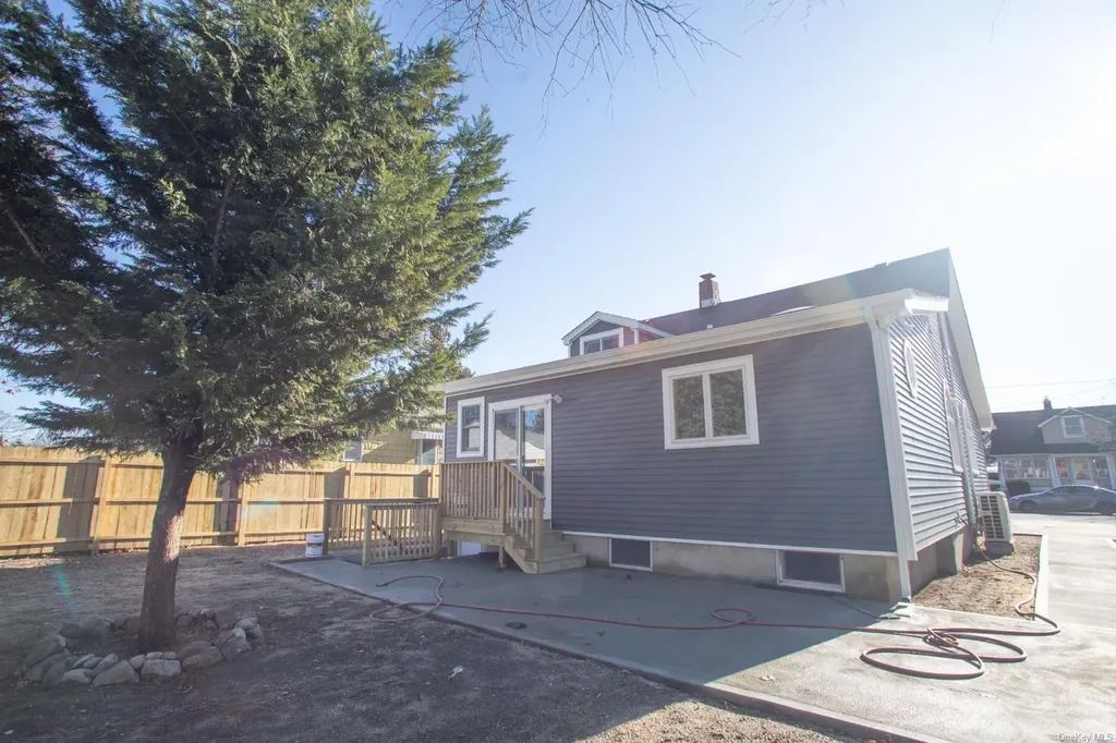 13 Hemlock Street Islip NY 11751