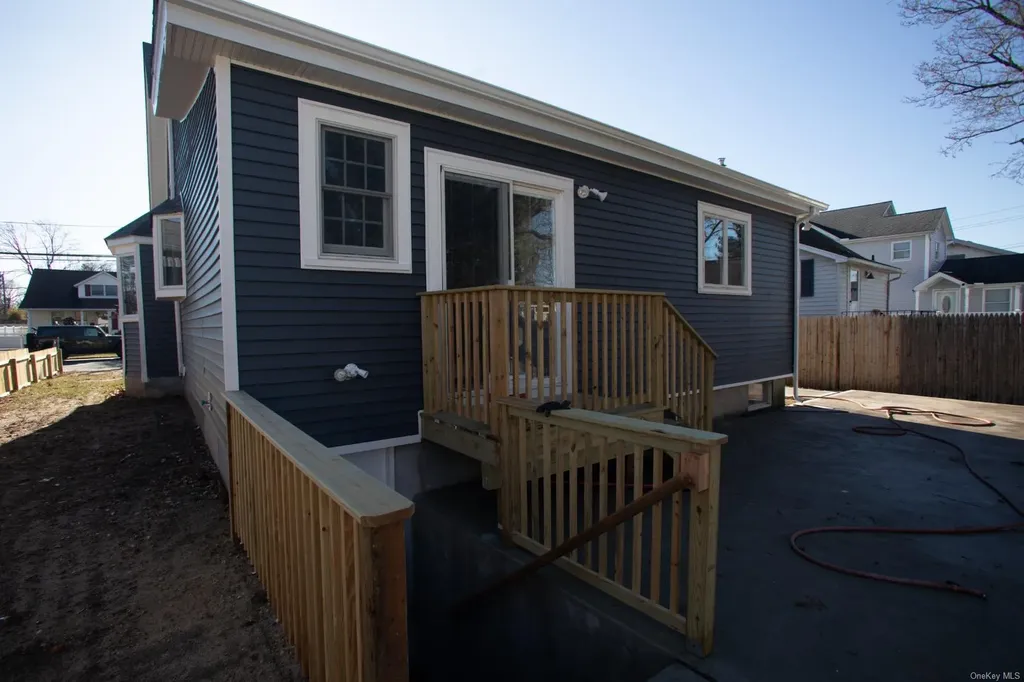 13 Hemlock Street Islip NY 11751