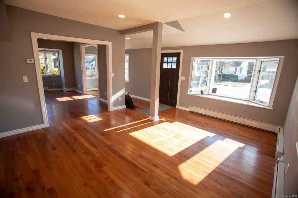 13 Hemlock Street Islip NY 11751
