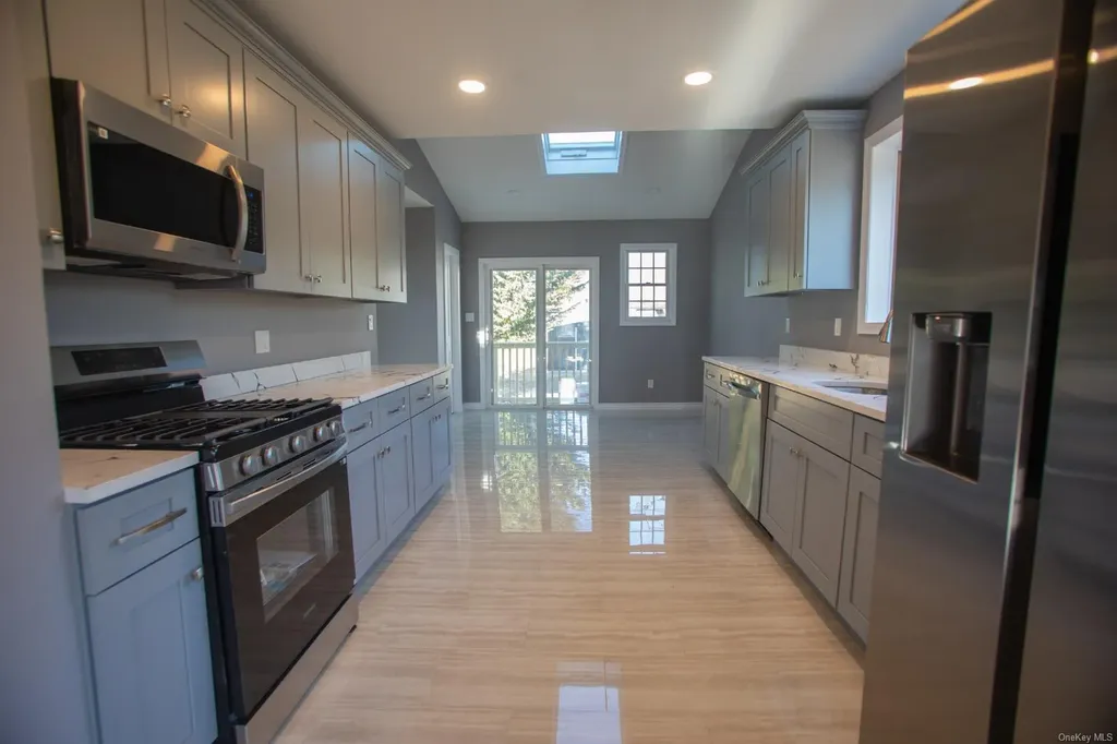 13 Hemlock Street Islip NY 11751