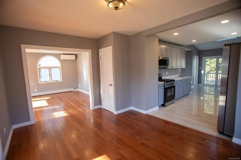 13 Hemlock Street Islip NY 11751
