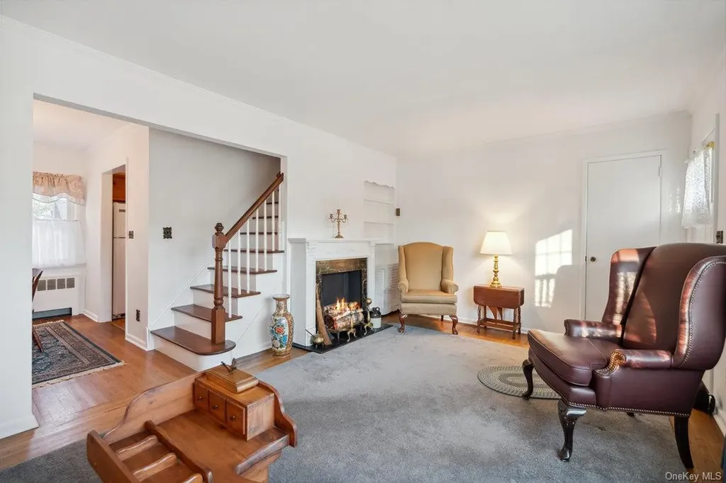 102 Devonshire Drive East Norwich NY 11732