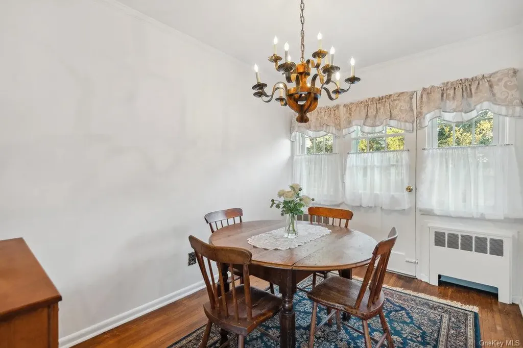 102 Devonshire Drive East Norwich NY 11732
