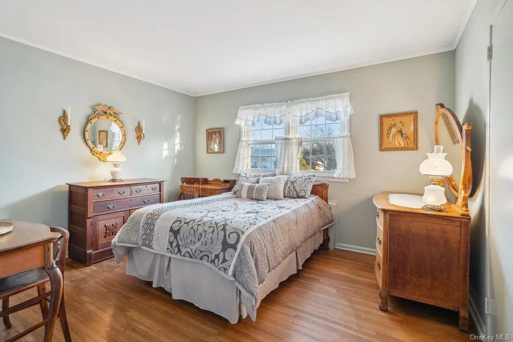 102 Devonshire Drive East Norwich NY 11732