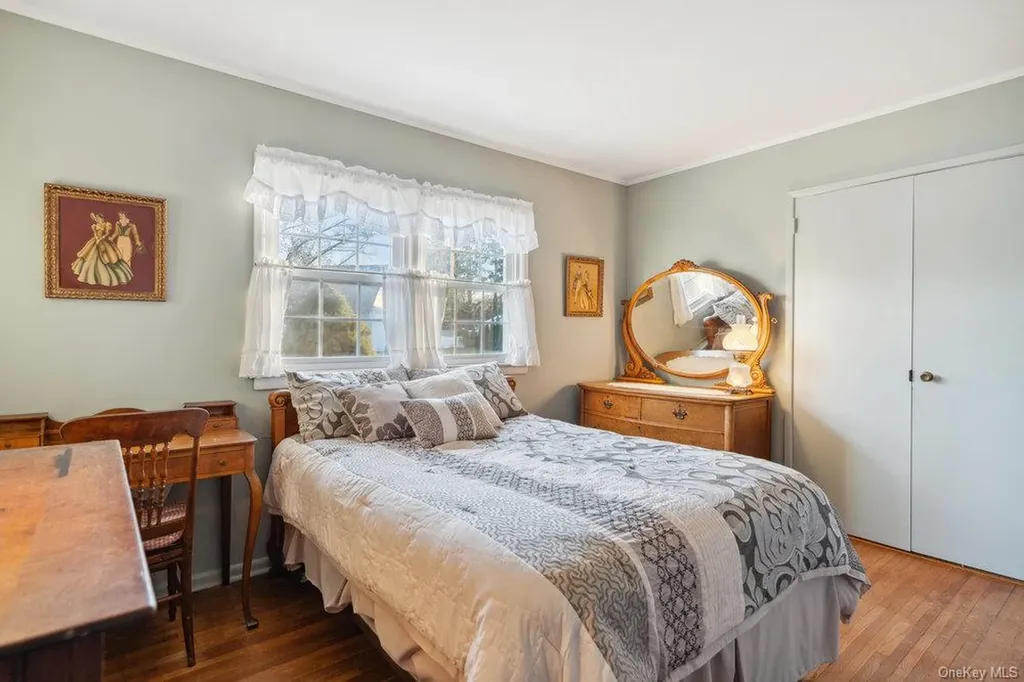 102 Devonshire Drive East Norwich NY 11732