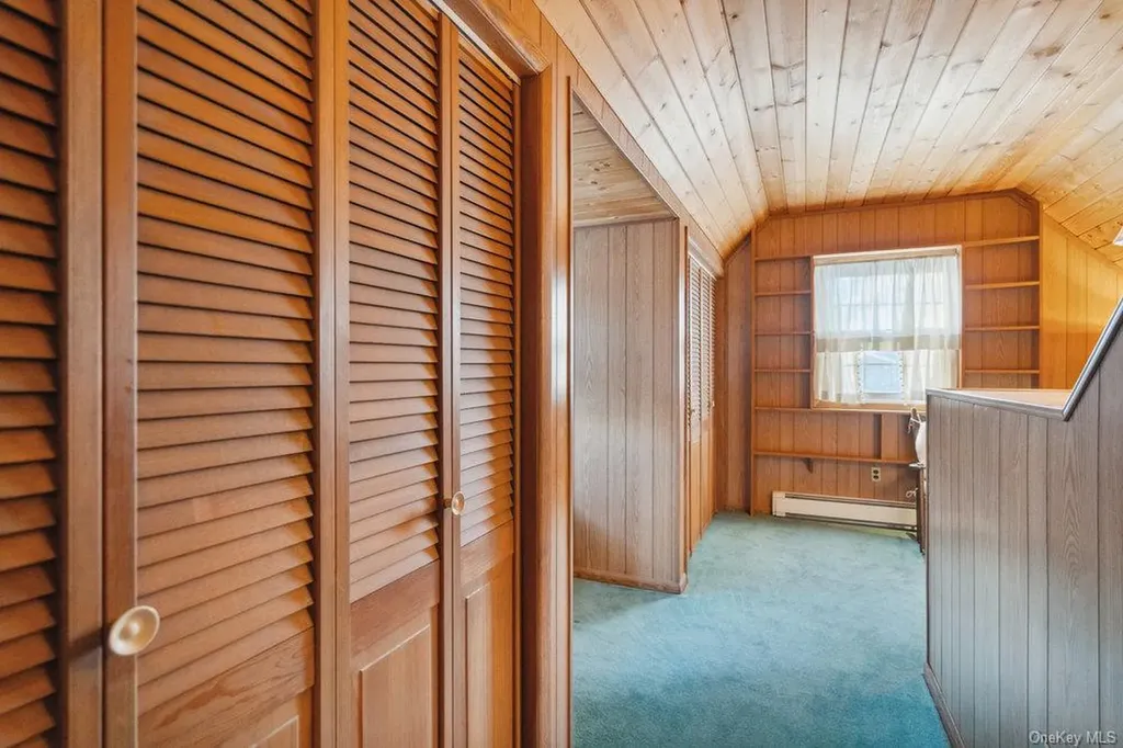 102 Devonshire Drive East Norwich NY 11732
