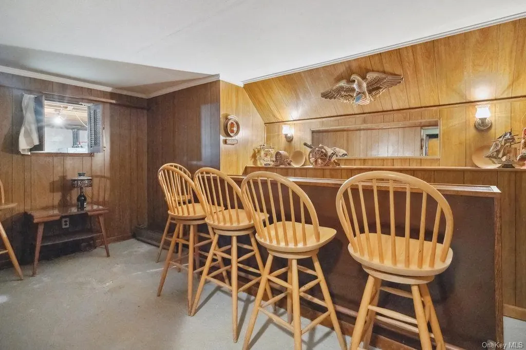 102 Devonshire Drive East Norwich NY 11732