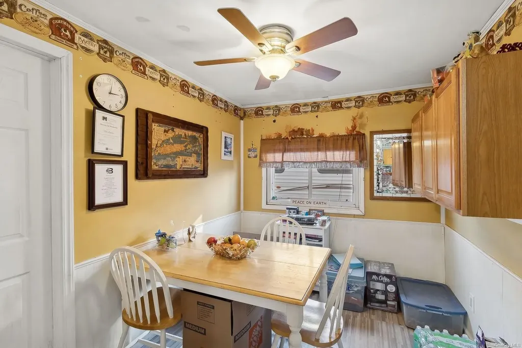 38 20th Avenue Bay Shore NY 11706