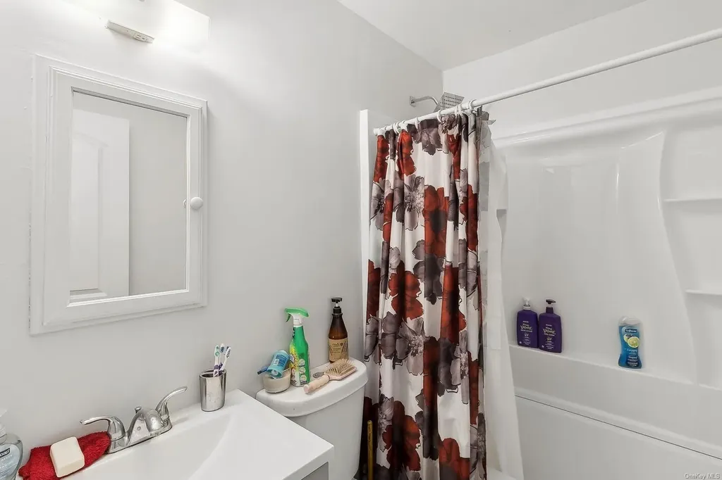 38 20th Avenue Bay Shore NY 11706