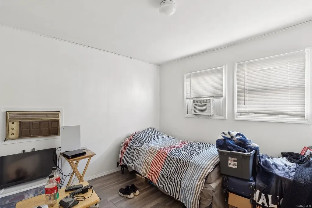 38 20th Avenue Bay Shore NY 11706