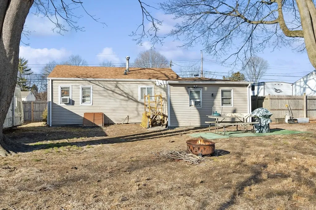 38 20th Avenue Bay Shore NY 11706
