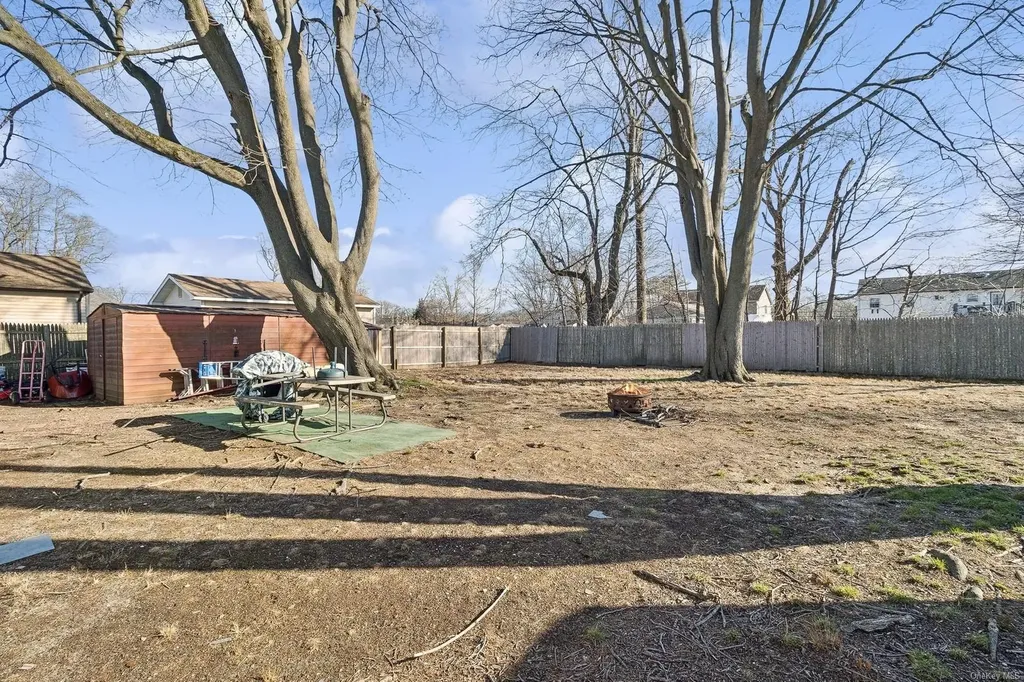 38 20th Avenue Bay Shore NY 11706