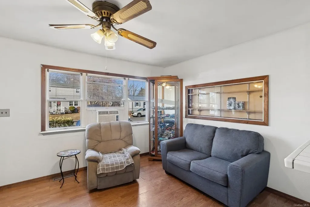 38 20th Avenue Bay Shore NY 11706