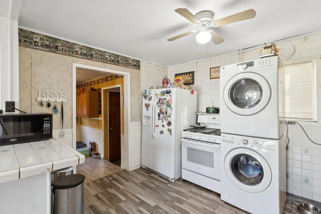 38 20th Avenue Bay Shore NY 11706