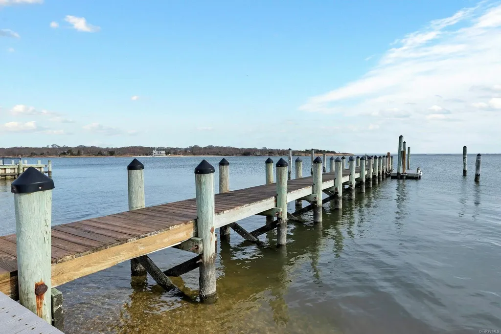 51 Oceanview Drive Mastic Beach NY 11951