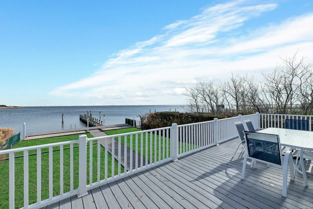 51 Oceanview Drive Mastic Beach NY 11951