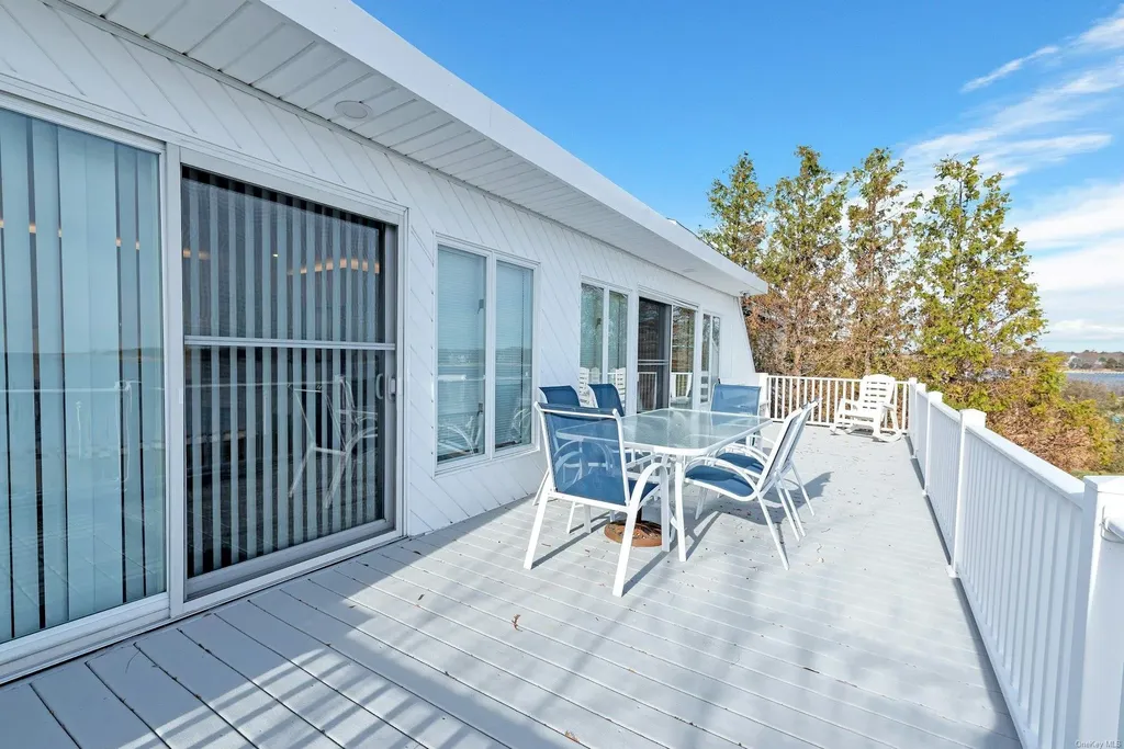 51 Oceanview Drive Mastic Beach NY 11951