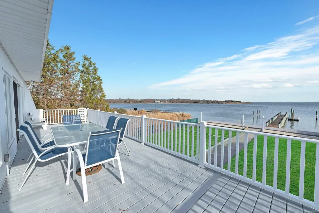 51 Oceanview Drive Mastic Beach NY 11951