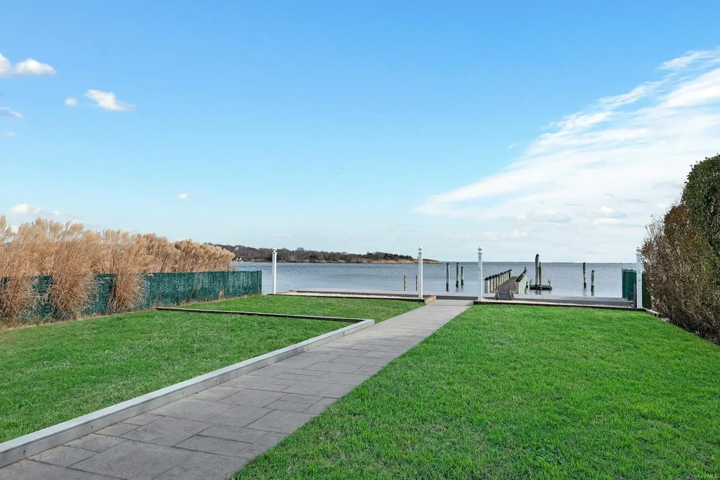 51 Oceanview Drive Mastic Beach NY 11951