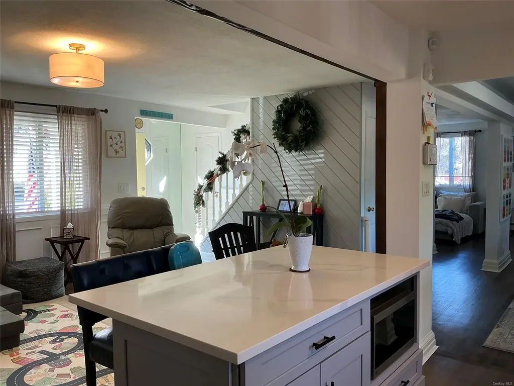 98 Forrest Avenue Shirley NY 11967