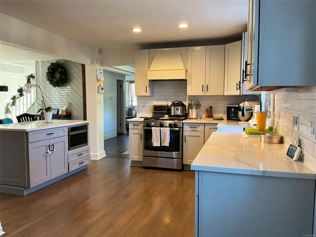 98 Forrest Avenue Shirley NY 11967