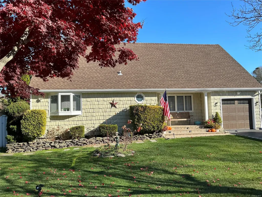 98 Forrest Avenue Shirley NY 11967