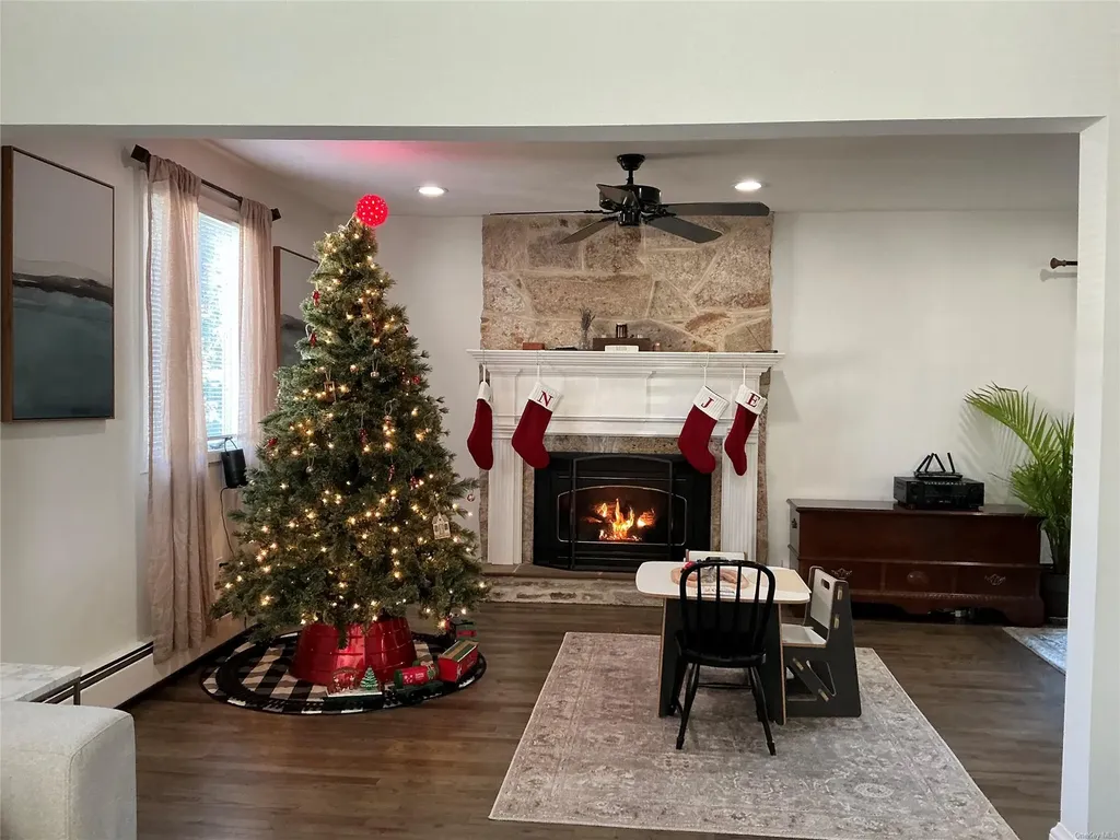 98 Forrest Avenue Shirley NY 11967