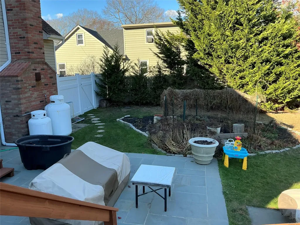 98 Forrest Avenue Shirley NY 11967