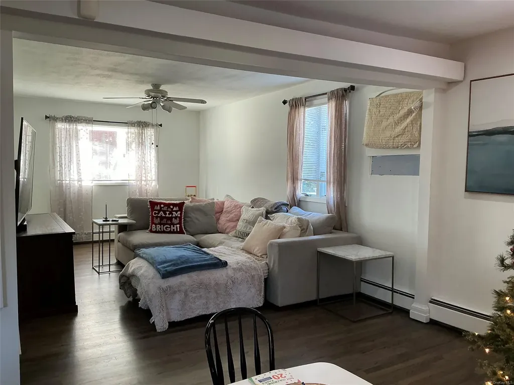 98 Forrest Avenue Shirley NY 11967