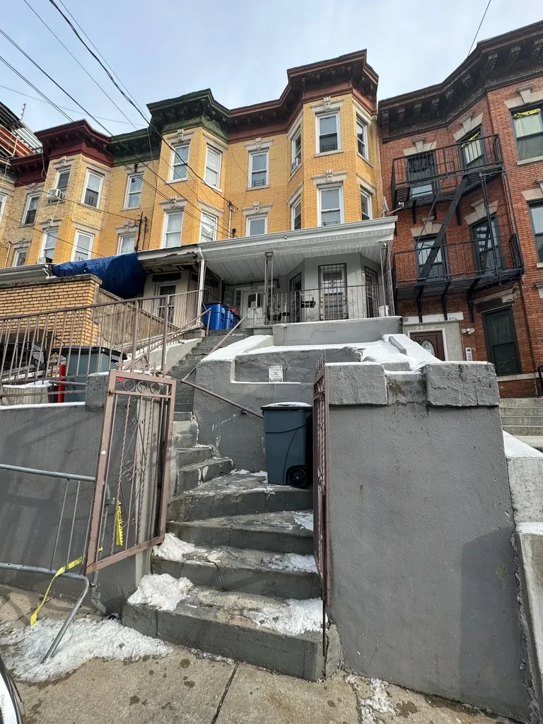 2092 Ryer Avenue Bronx NY 10457