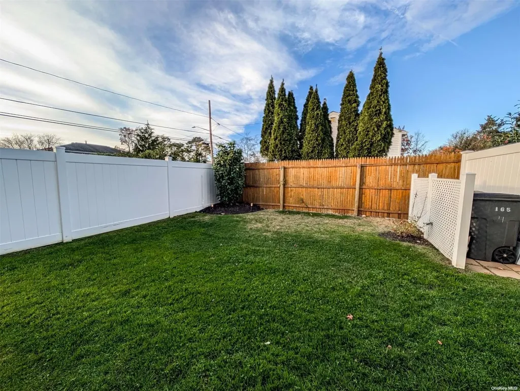 165 Mohawk Avenue Deer Park NY 11729