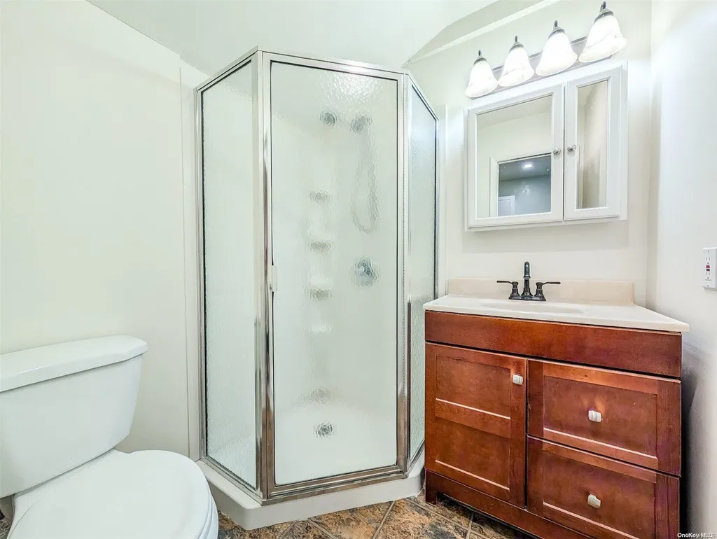 165 Mohawk Avenue Deer Park NY 11729