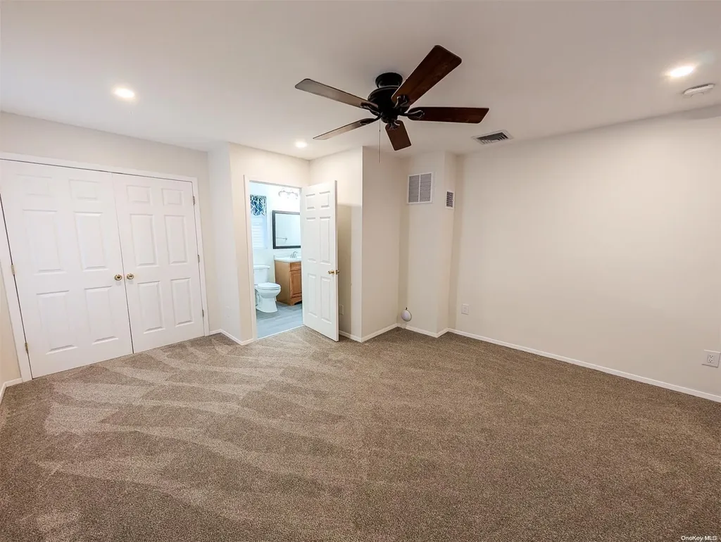 165 Mohawk Avenue Deer Park NY 11729