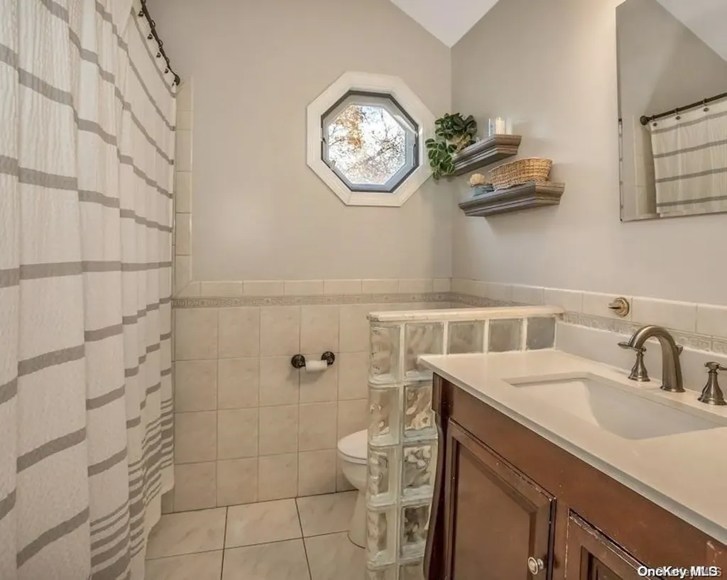 6 Nehring Avenue Babylon NY 11702