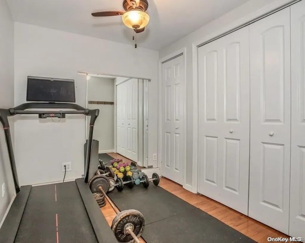 6 Nehring Avenue Babylon NY 11702
