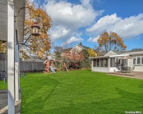 6 Nehring Avenue Babylon NY 11702