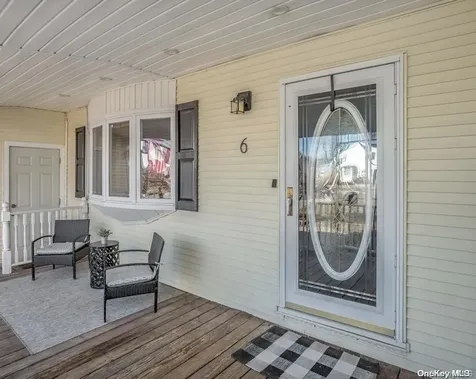 6 Nehring Avenue Babylon NY 11702