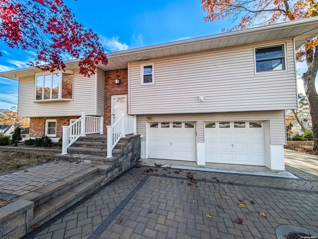 8 Sunburst Drive Rocky Point NY 11778