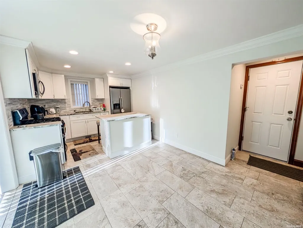 8 Sunburst Drive Rocky Point NY 11778