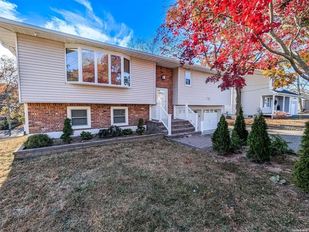 8 Sunburst Drive Rocky Point NY 11778