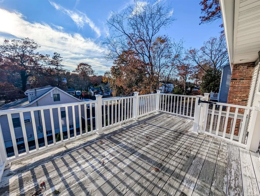 8 Sunburst Drive Rocky Point NY 11778