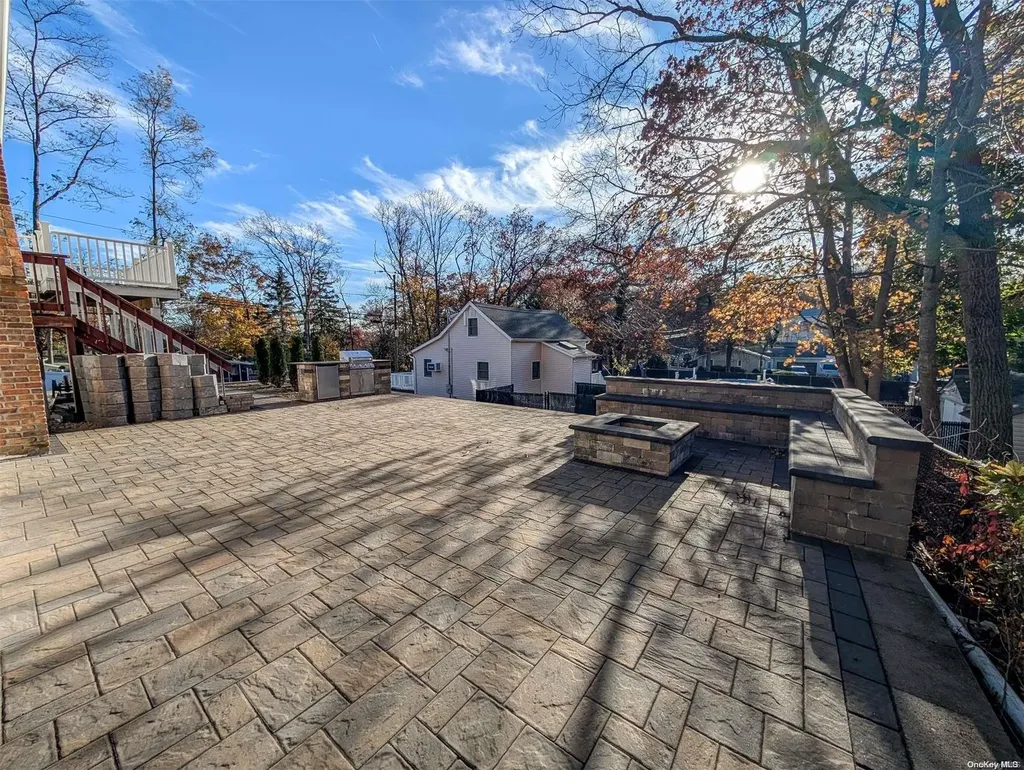 8 Sunburst Drive Rocky Point NY 11778