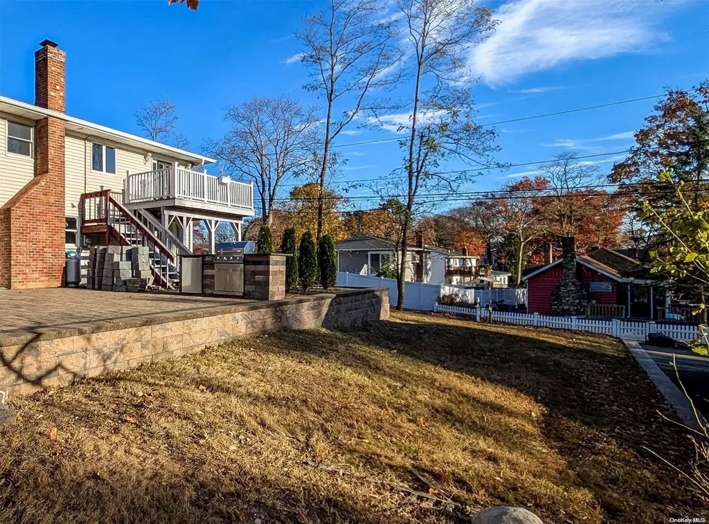 8 Sunburst Drive Rocky Point NY 11778