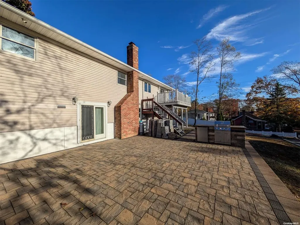8 Sunburst Drive Rocky Point NY 11778