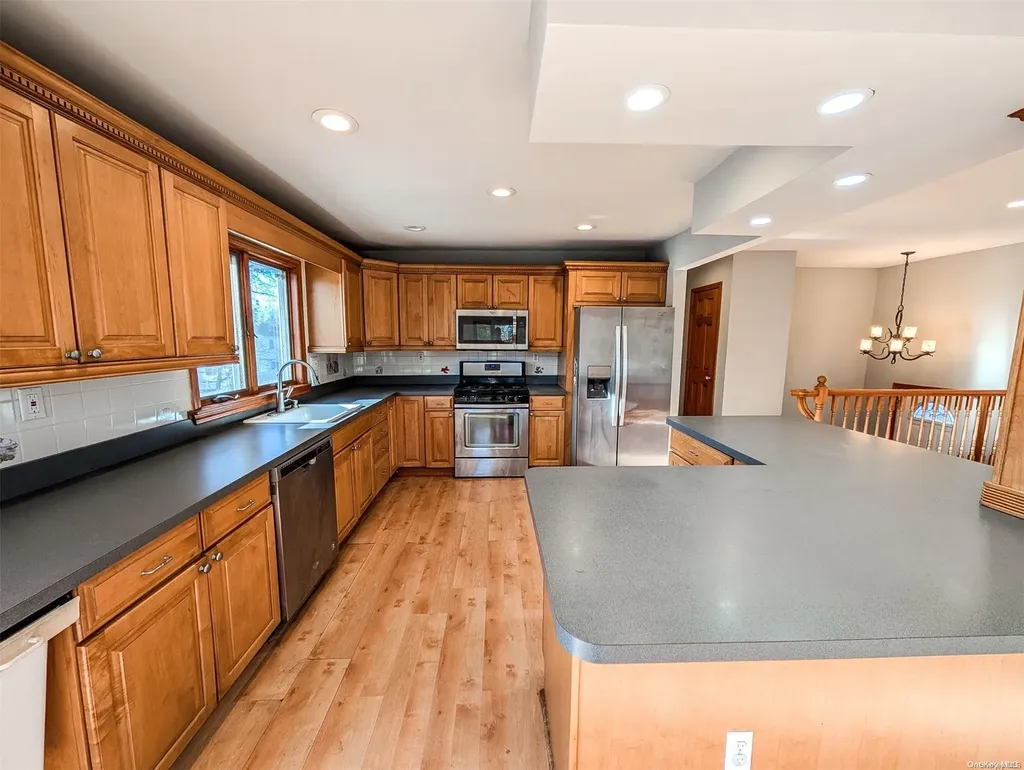 8 Sunburst Drive Rocky Point NY 11778