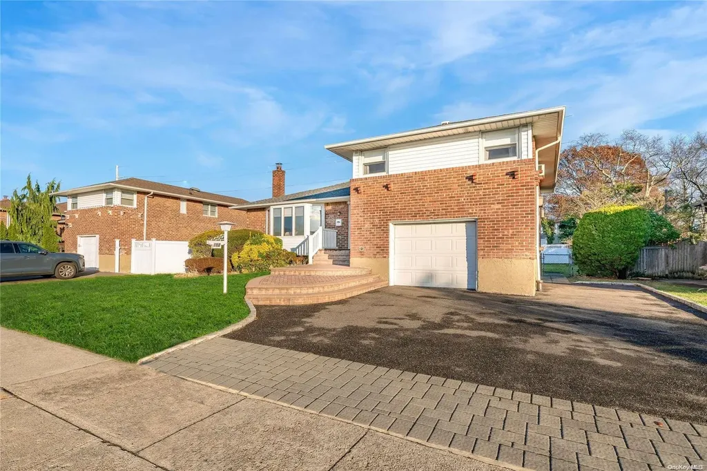 102 Bud Lane Levittown NY 11756