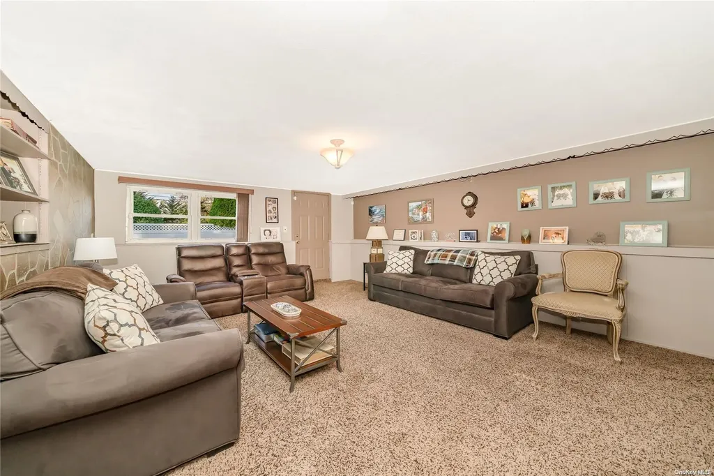 102 Bud Lane Levittown NY 11756