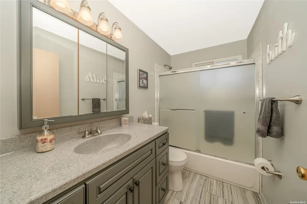 102 Bud Lane Levittown NY 11756