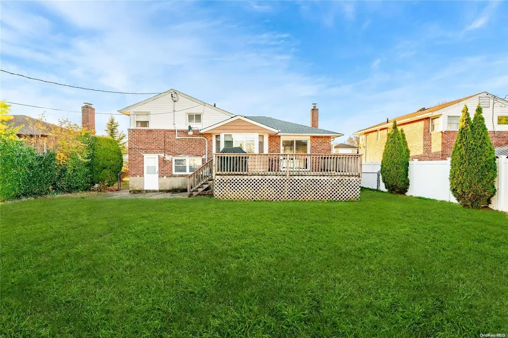 102 Bud Lane Levittown NY 11756
